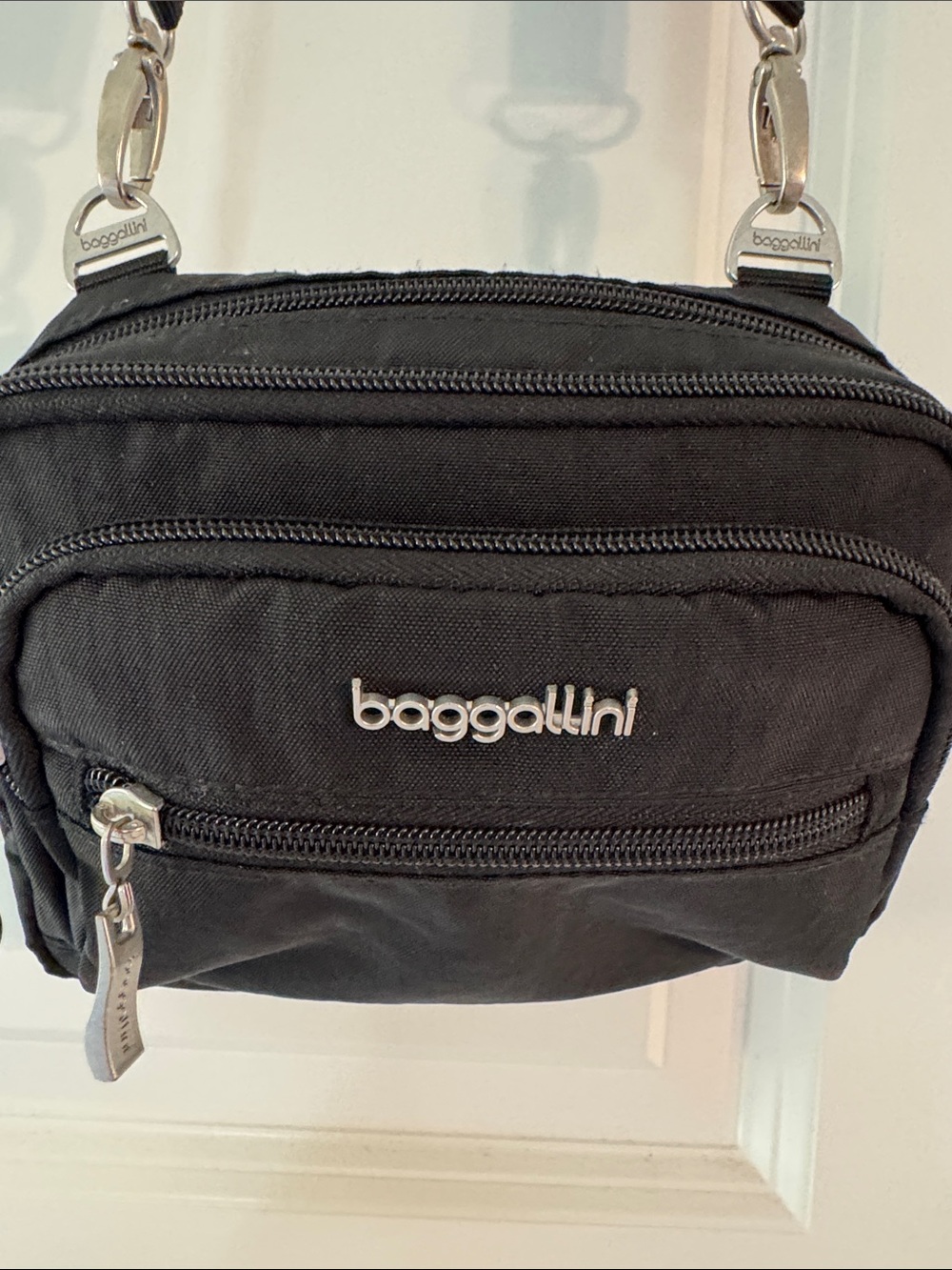 Baggallini Black Compact Crossbody Organizer